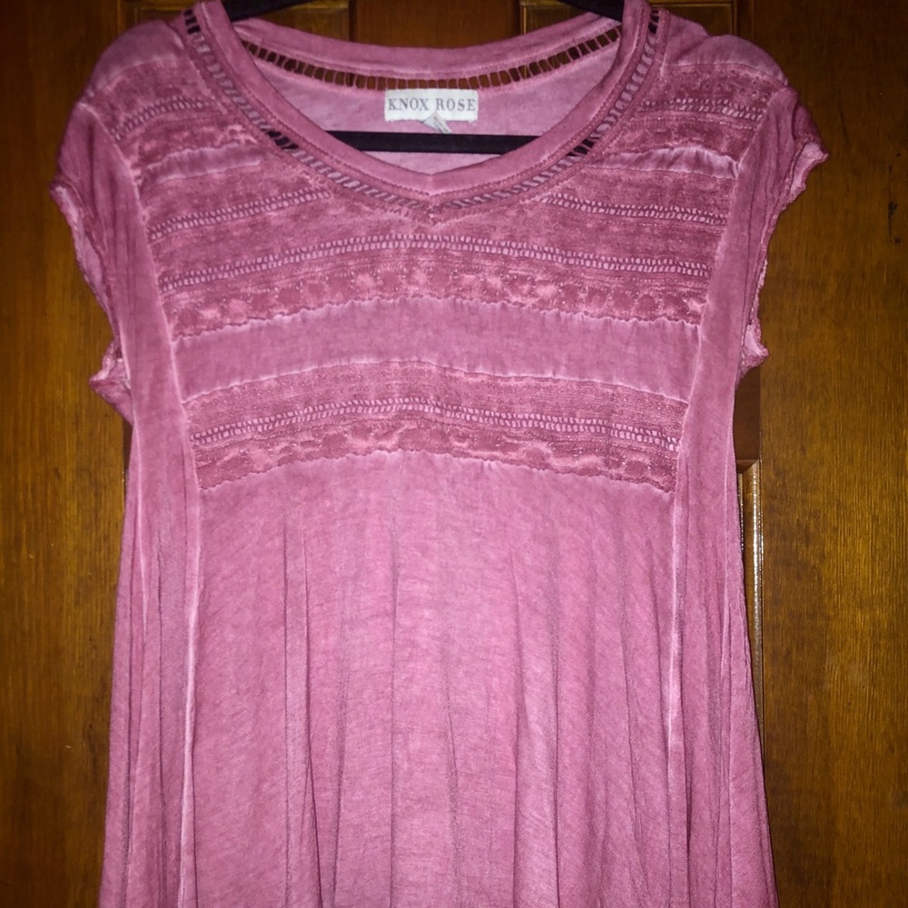 Crochet boho asymmetrical hem rose/stone wash top